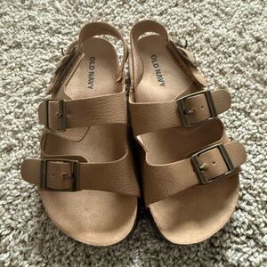 Old navy toddler sandal - excellent condition, worn once